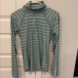 New Balance Women's TCS NY Marathon Pullover Size Small